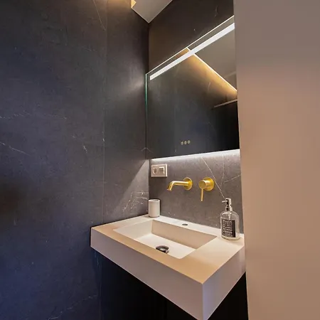 Modern With Stunning Views Apartamento