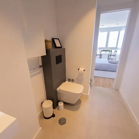 Διαμέρισμα Modern With Stunning Views *