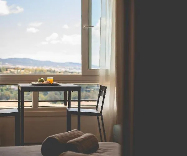 Modern With Stunning Views Apartament